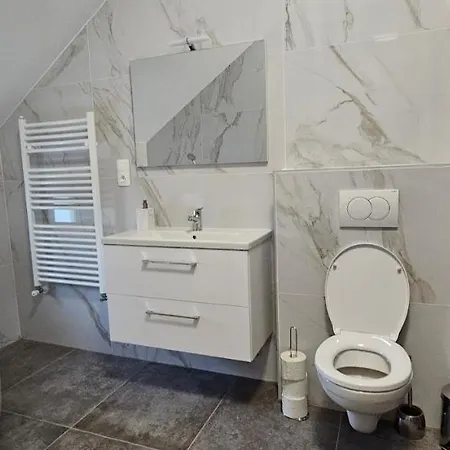 Vecsey House Apartment Zamardi