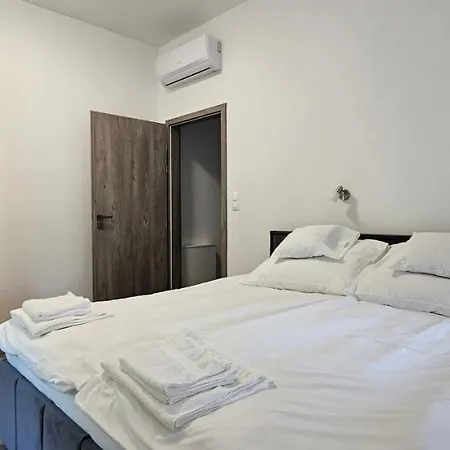 Vecsey House * زاماردي