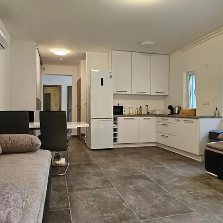 Vecsey House Apartament *