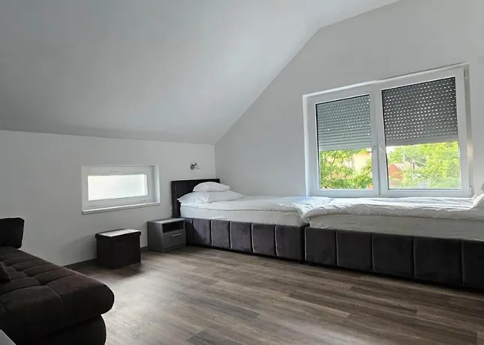 Vecsey House דירה